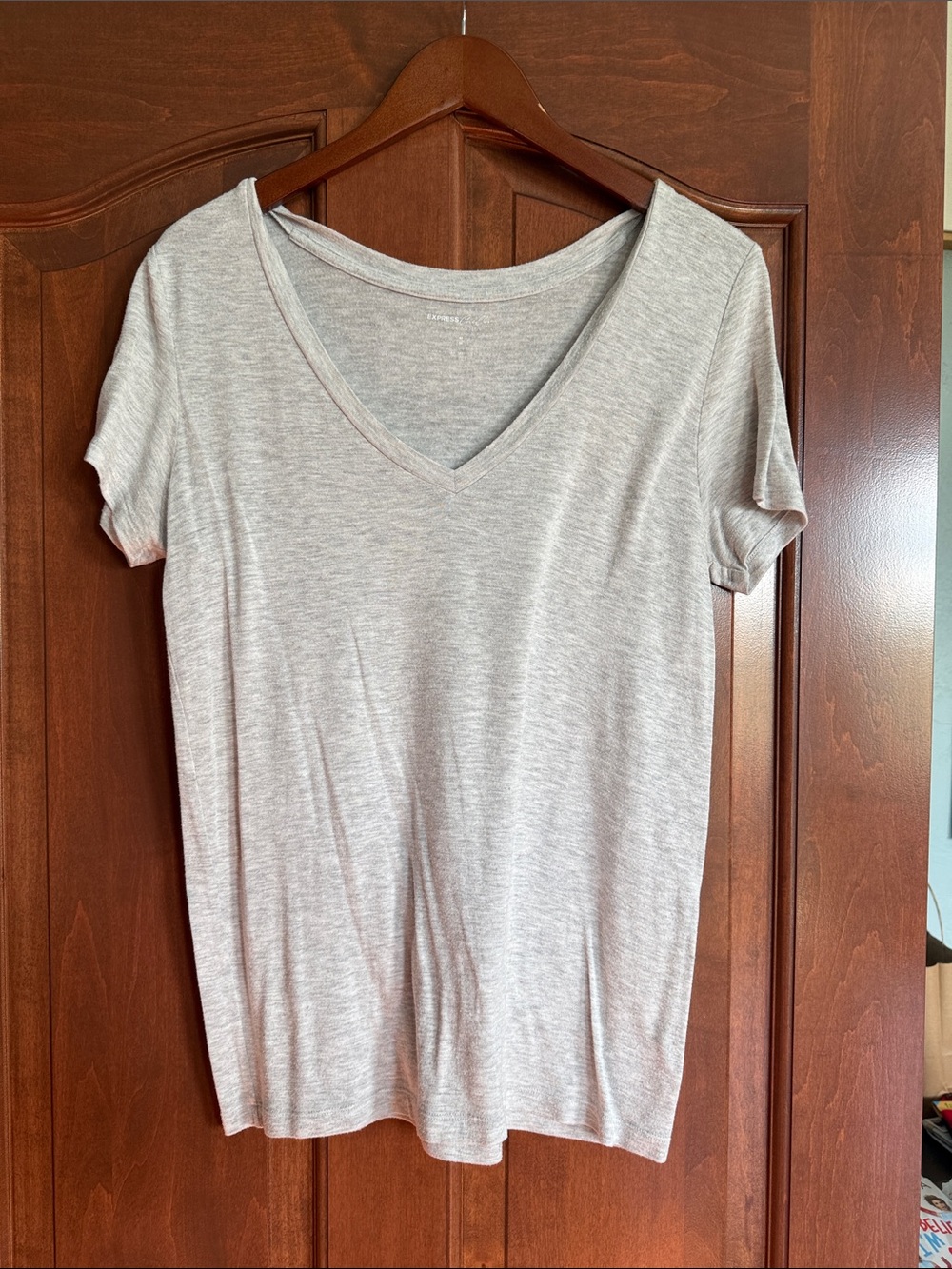 Express Light Gray V-Neck Short Sleeve Tee